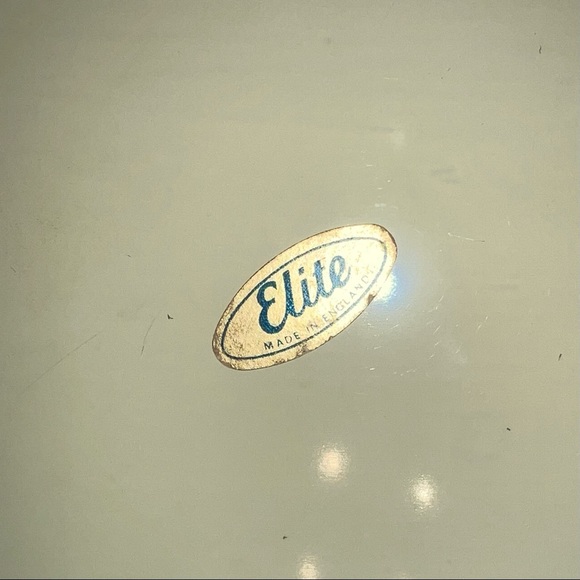 Vintage Jewelry or Other Tin Trays Elite Made in England Giftco Hen Chicken Xmas - Picture 6 of 6